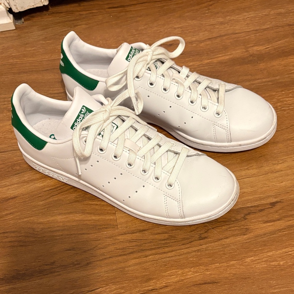 Adidas Stan SmithClassic White and Green Sneakers